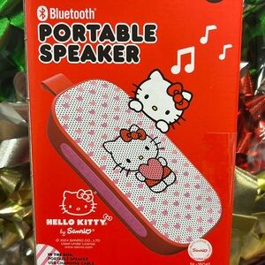Hello Kitty Portable Speaker - bluetooth